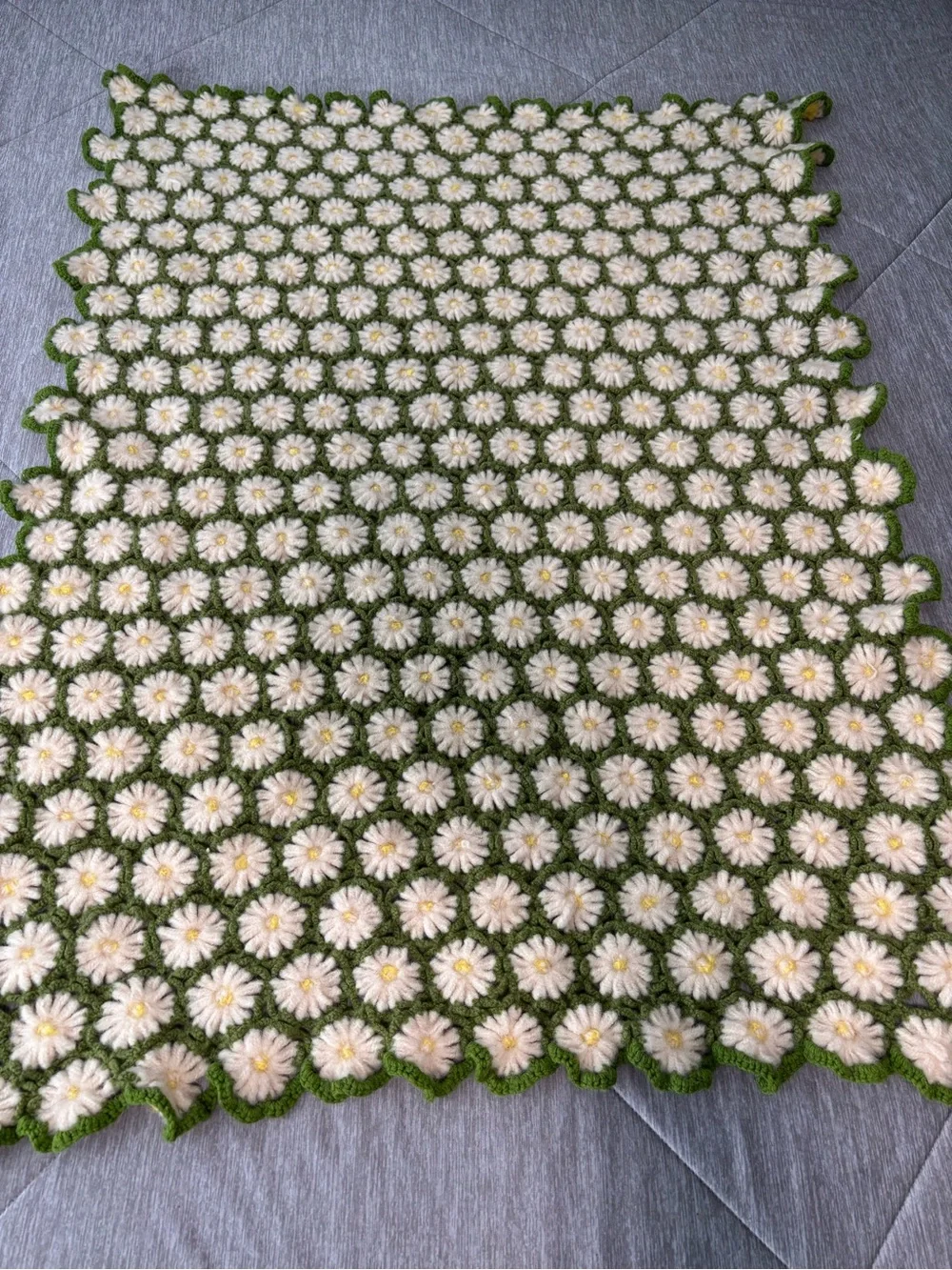 36x48 Yellow White&Green 70’s Knit Crochet Throw Afghan Flower 3D Daisy Reverse